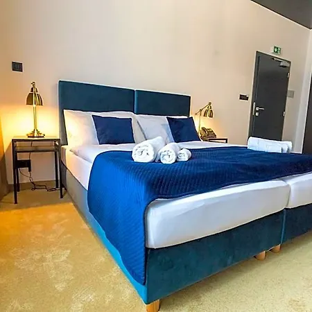 Golden Hotel