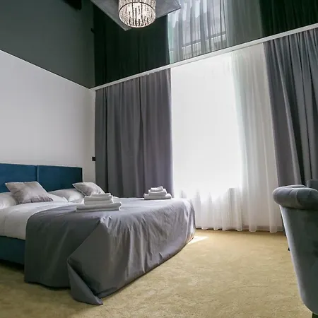 Golden Hotel
