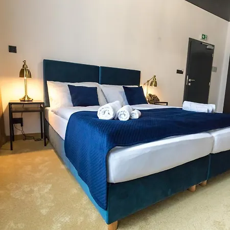 Golden Hotel