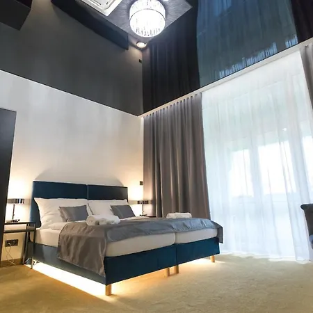 Golden Hotel 4*
